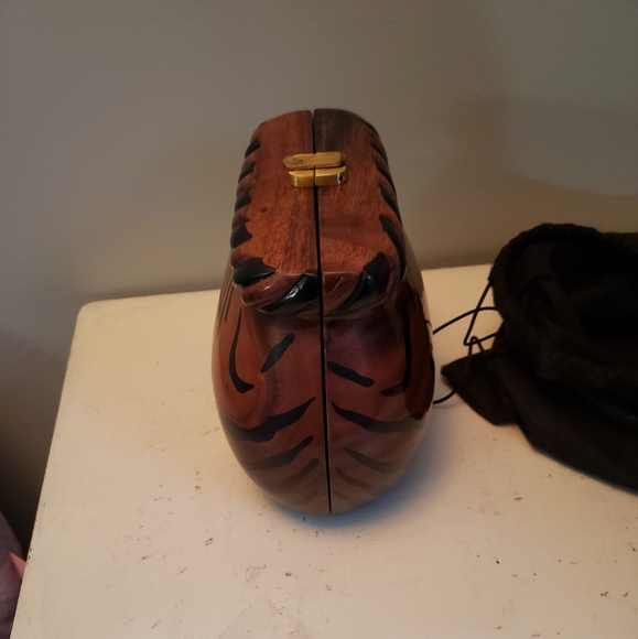 Timmy Woods of Beverly Hills Rare Hand Carved Tiger Striped Wooden Purse - Picture 5 of 8